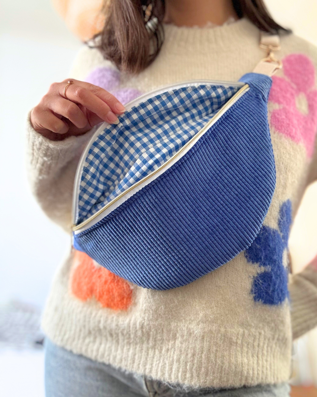 Sac banane velours bleu roi & motif vichy