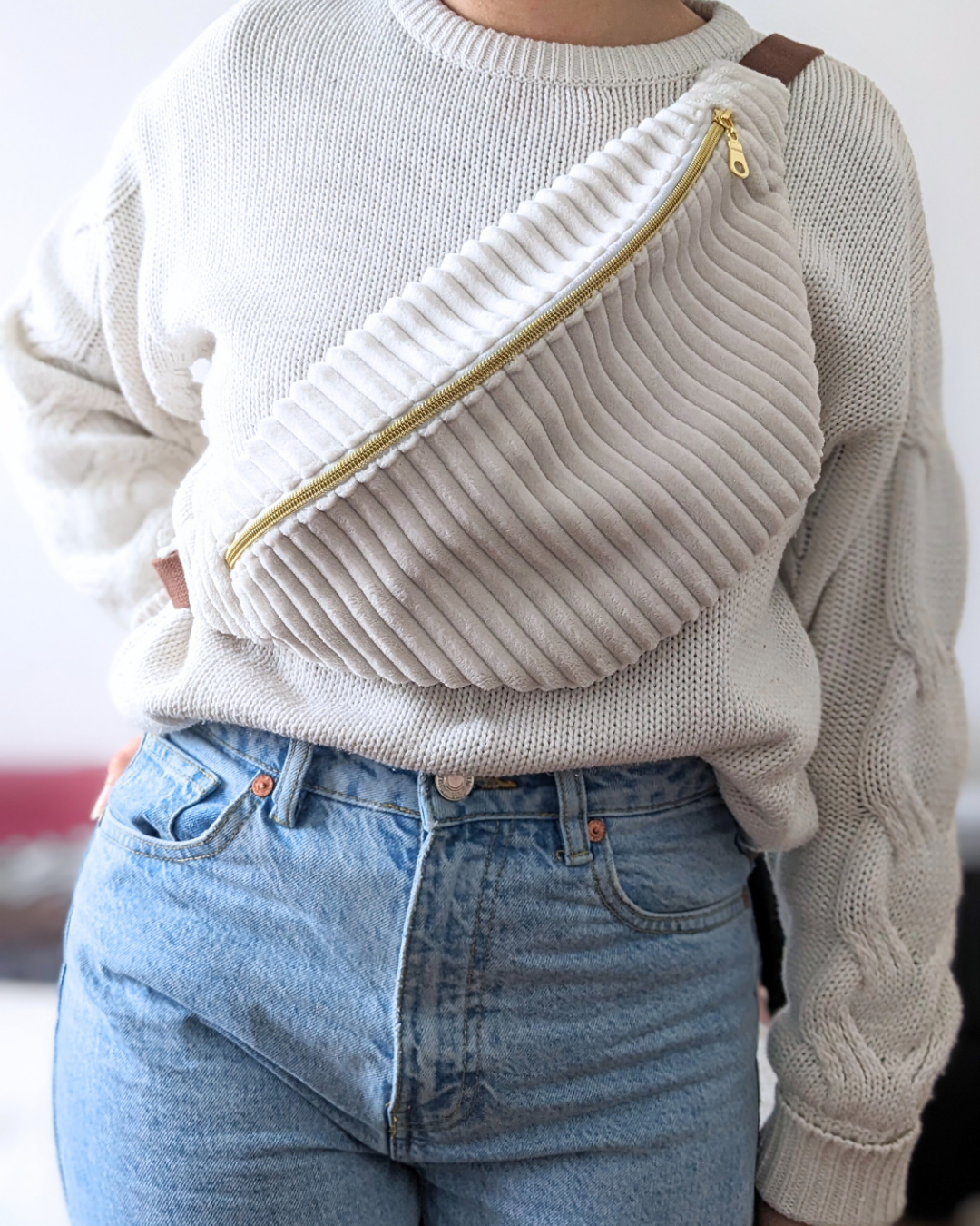 Sac banane velours blanc & fleurs 70s