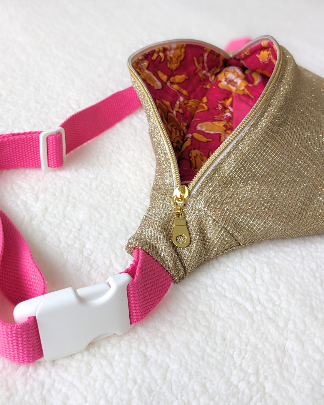 Sac banane paillettes dorées & fleurs indiennes