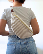 Sac banane velours blanc & fleurs 70s