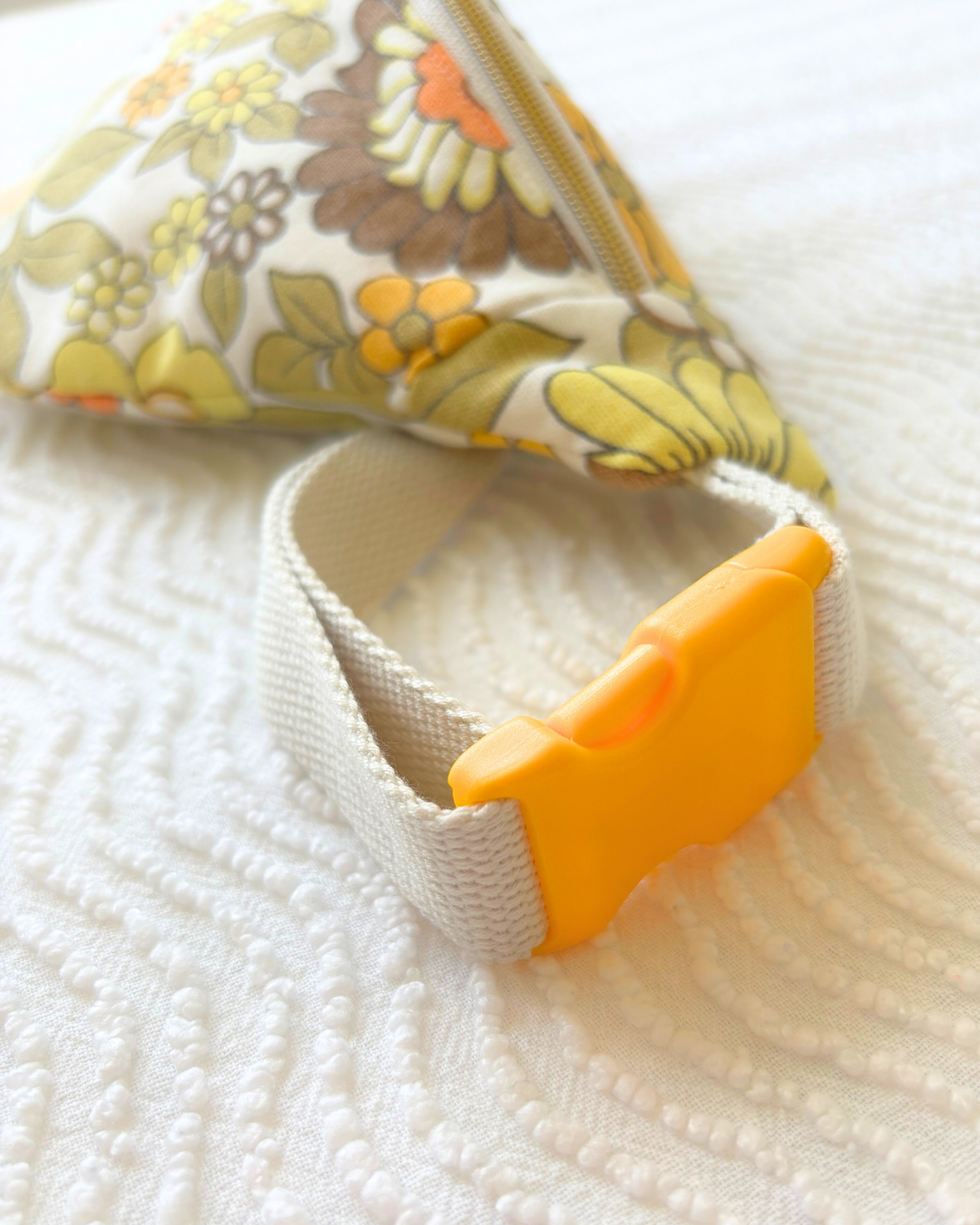 Sac banane vintage fleurs jaune