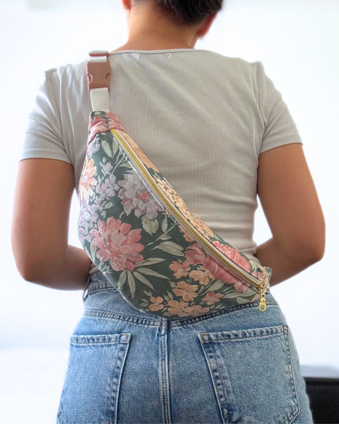 Sac banane vintage peinture fleurie