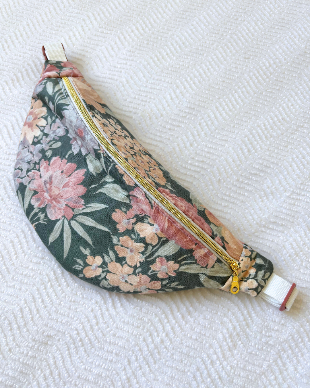 Sac banane vintage peinture fleurie