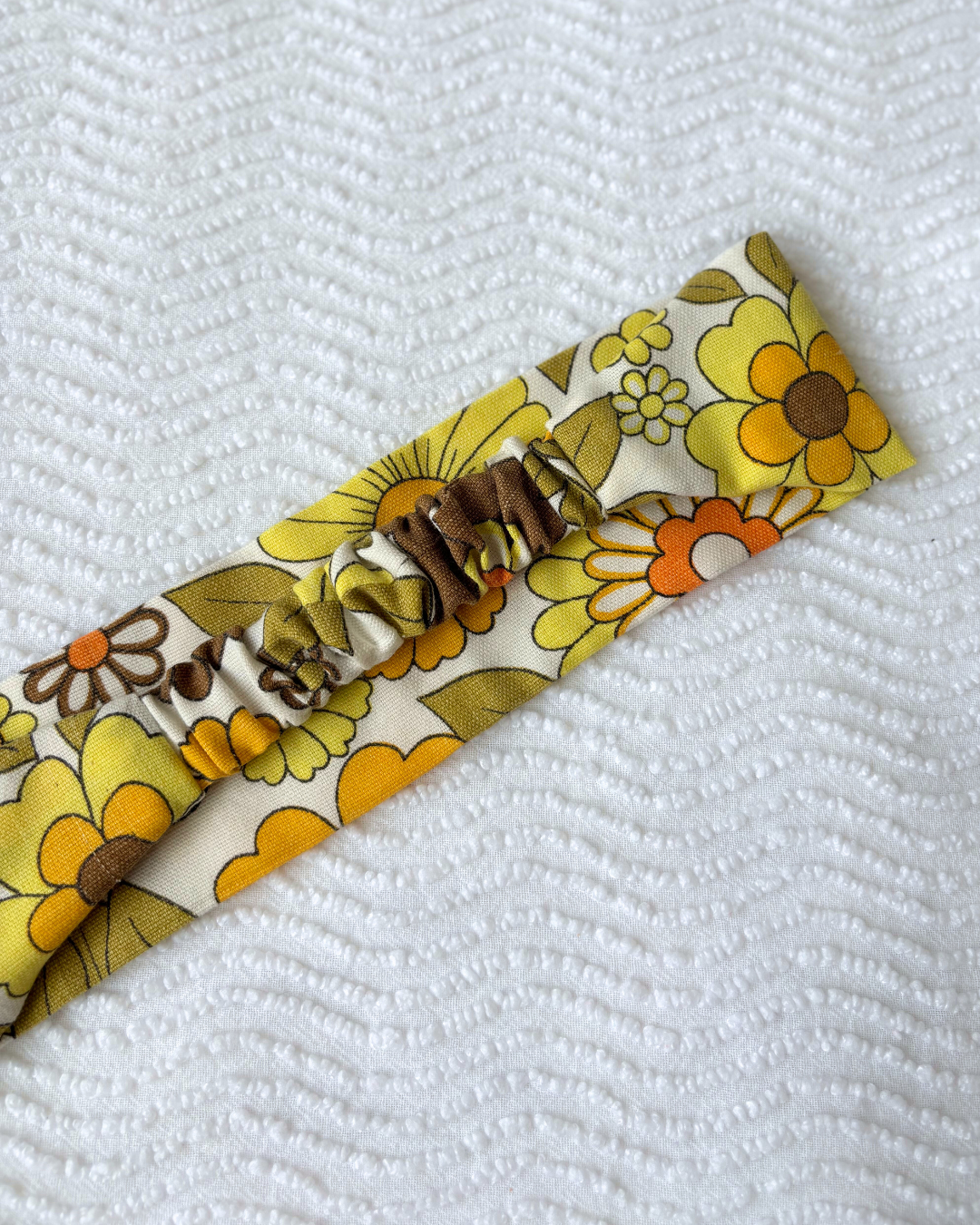 Bandeau fleurs vintage jaune