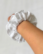 Chouchou broderie anglaise