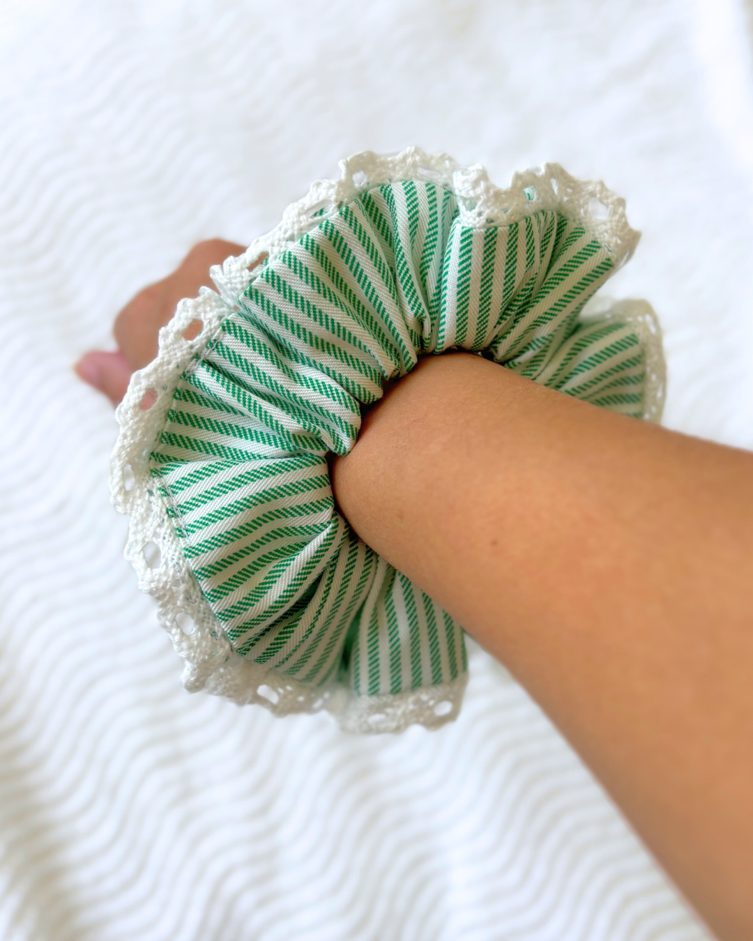 Chouchou dentelle rayures vert