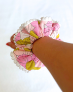 Chouchou dentelle vintage fleurs rose