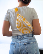 Mini banane éponge fleurs jaune