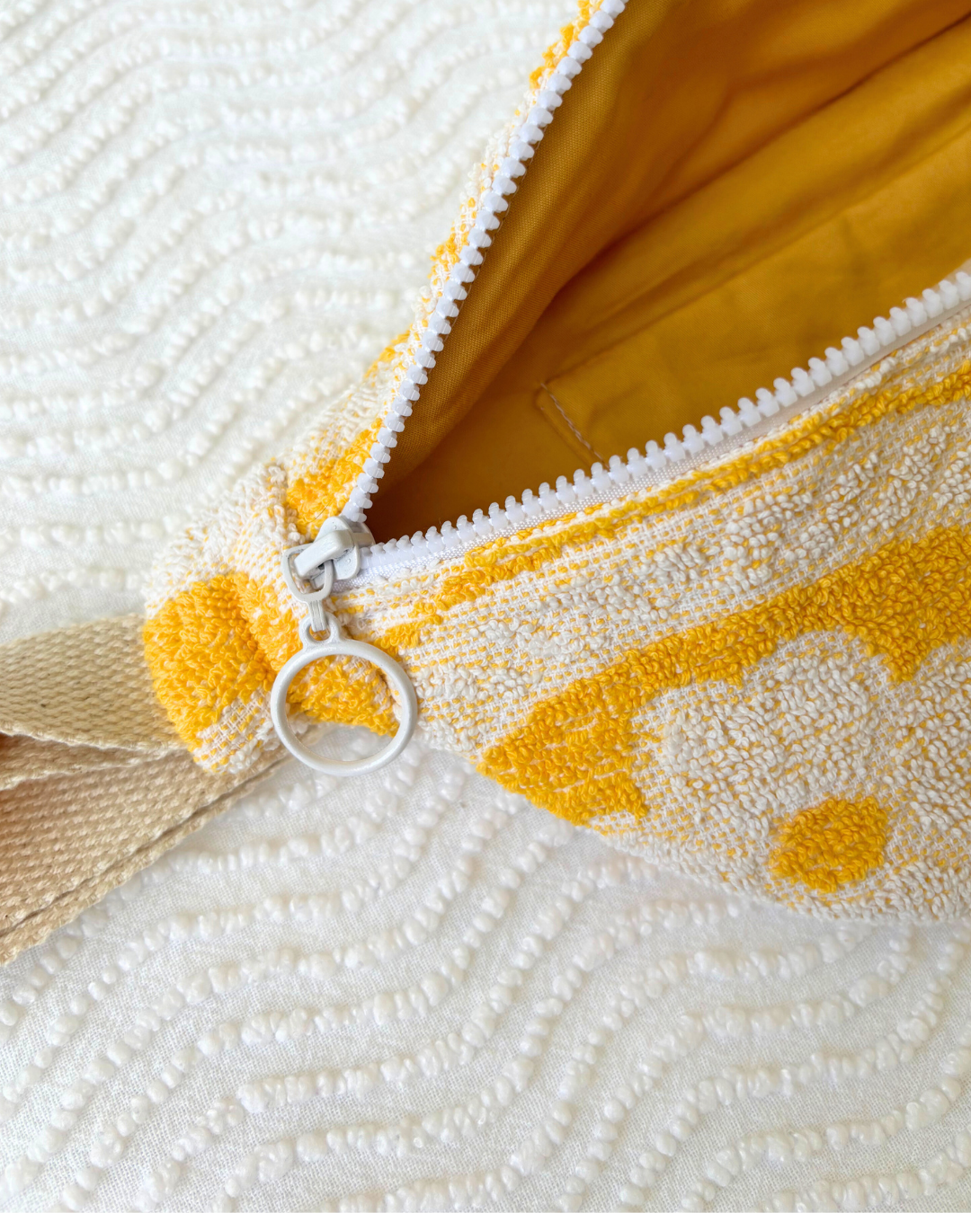 Mini banane éponge fleurs jaune