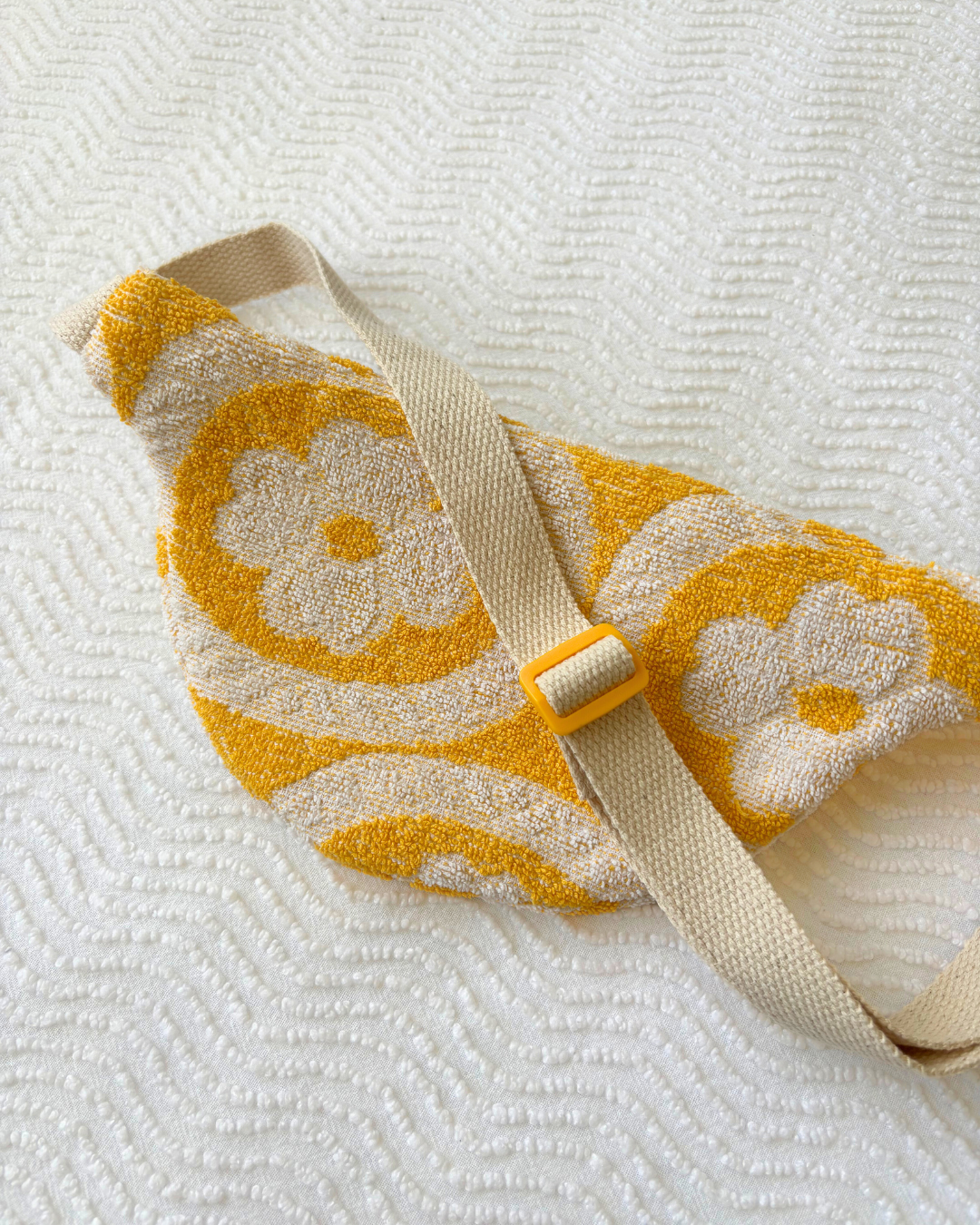 Mini banane éponge fleurs jaune