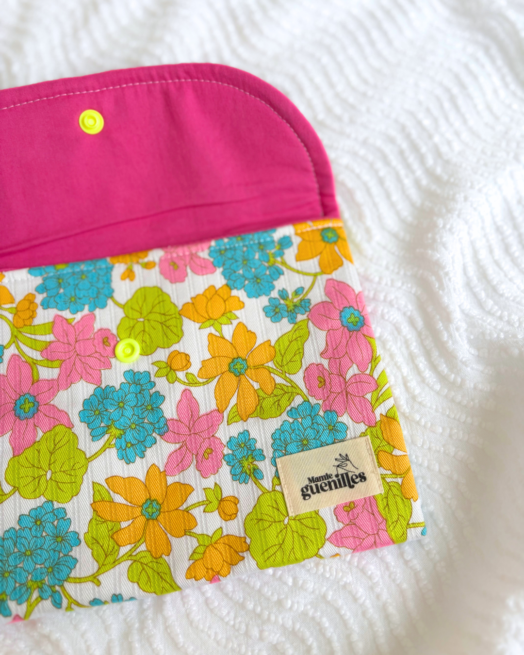 Pochette livre fleurs fluo