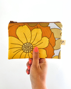 Pochette zip fleurs vintage jaune