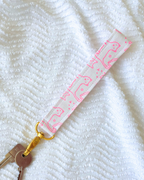 Porte-clés motif chats roses