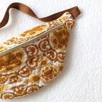 Sac banane matelassée motif indien