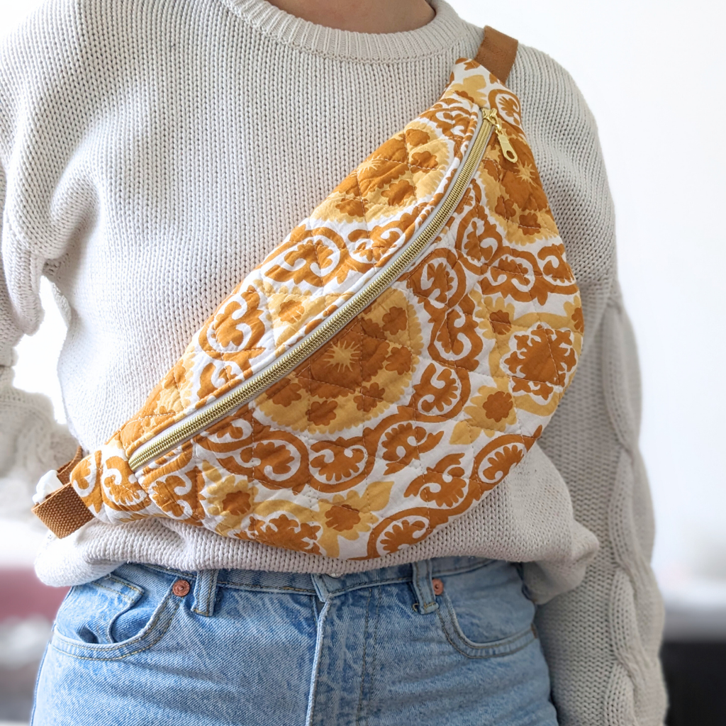 Sac banane matelassée motif indien