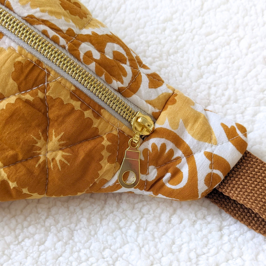 Sac banane matelassée motif indien