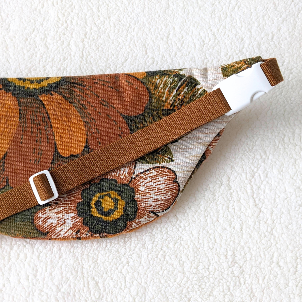 Sac banane motif fleurs vintage