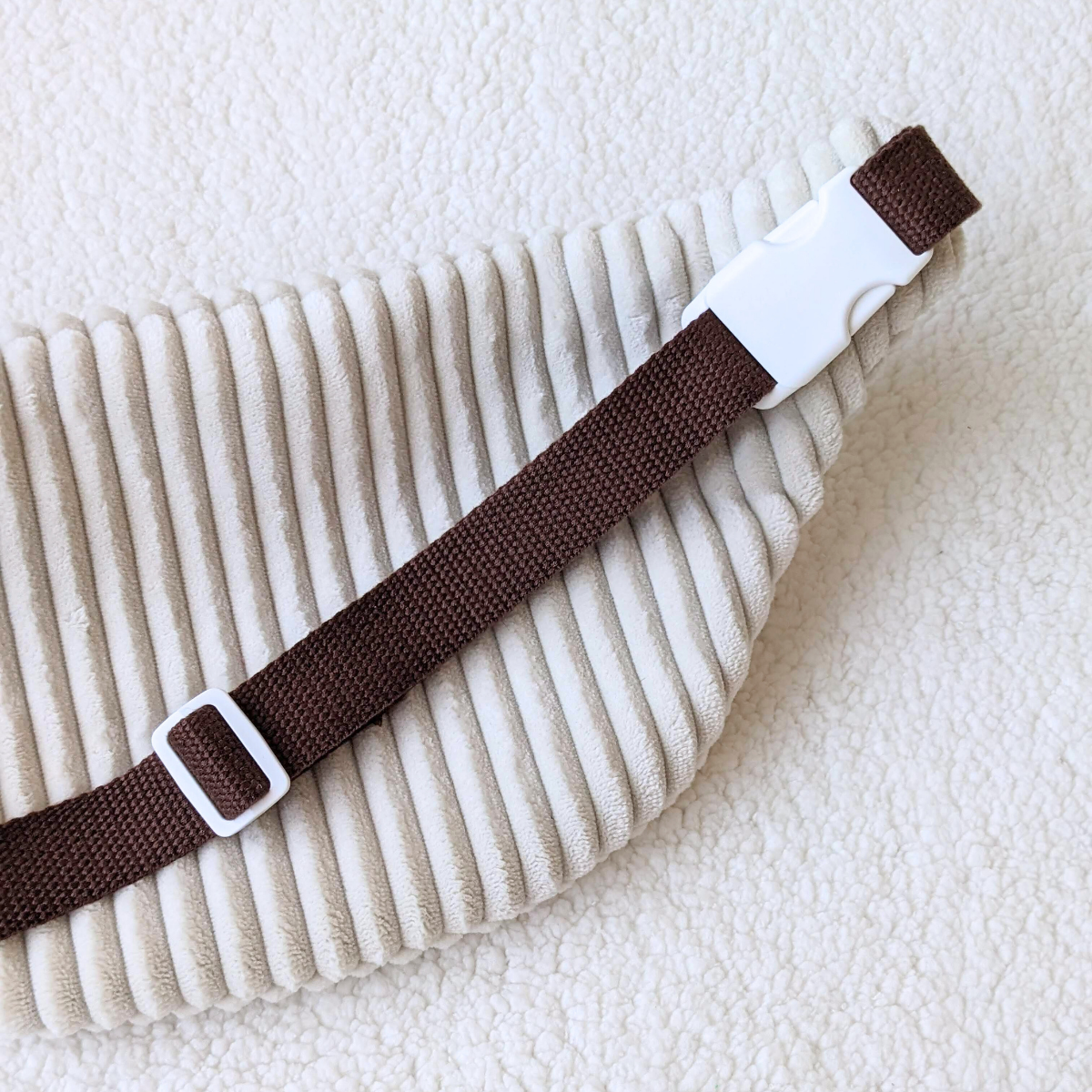 Sac banane velours Blanc & Fleurs 70s