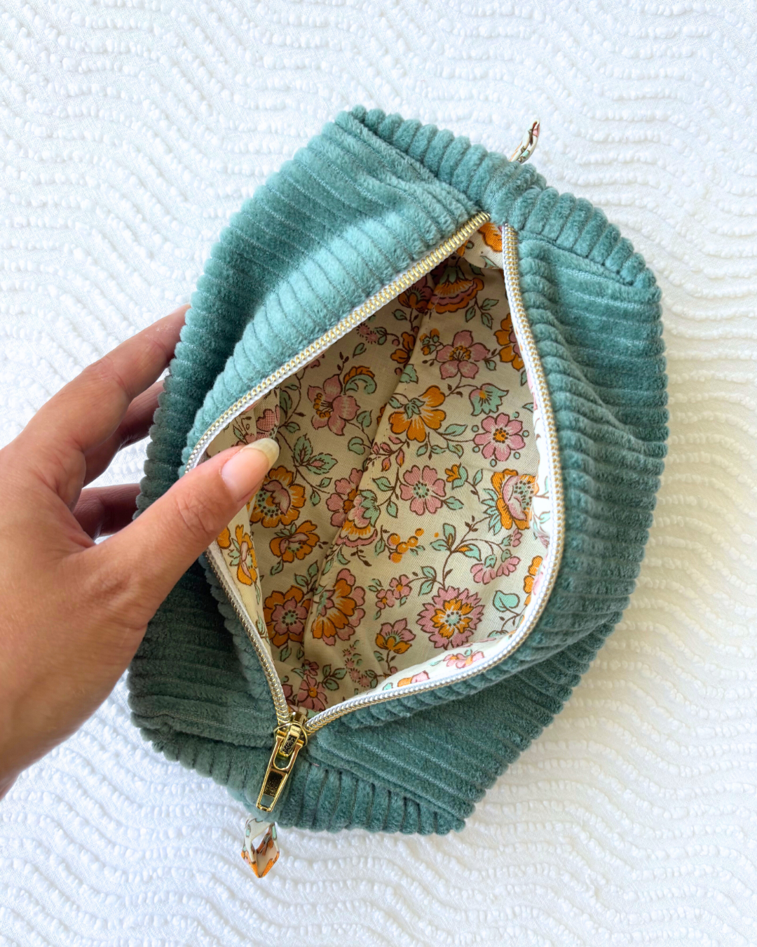 Trousse velours bleu et fleurs