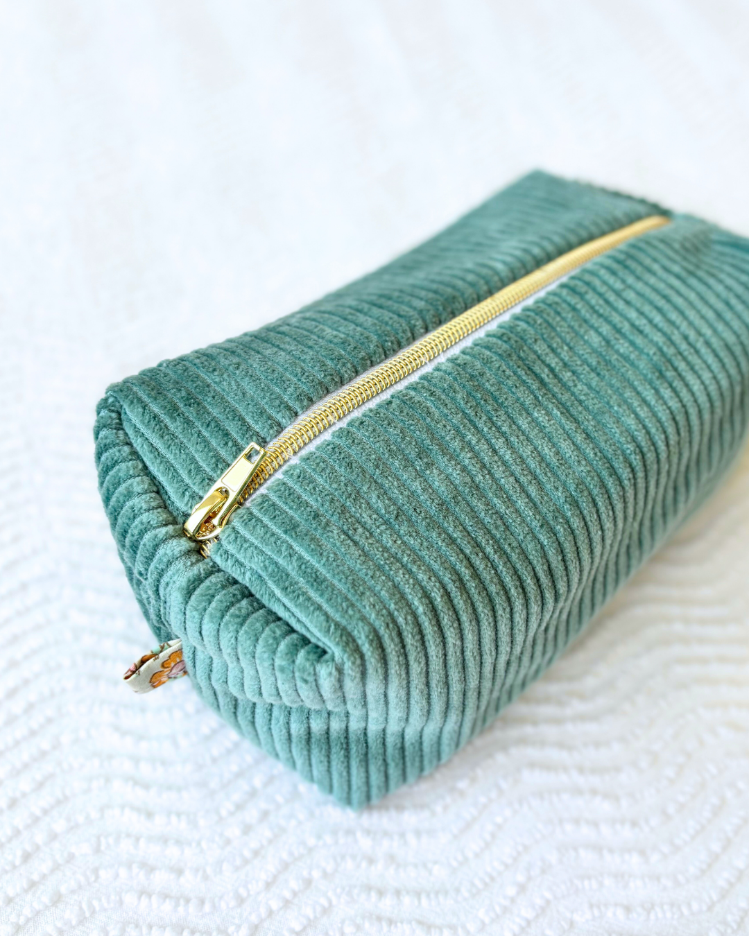 Trousse velours bleu et fleurs