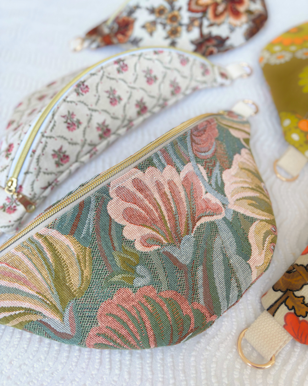 Sac banane vintage fleurs d'automne pastel